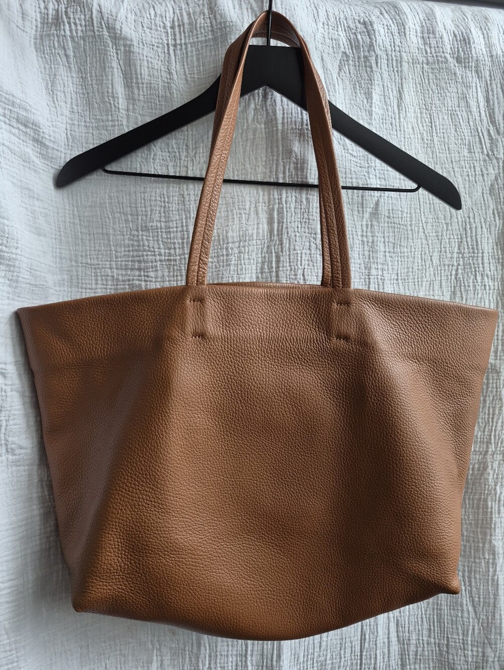 Cuyana Classic Open-Top Easy Tote Pebbled Leather Shoulder Bag, Caramel PO501582 - Picture 3 of 16